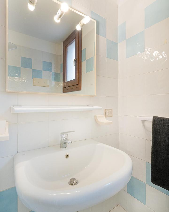Ambra Holiday Rooms Сан Теодоро Екстериор снимка